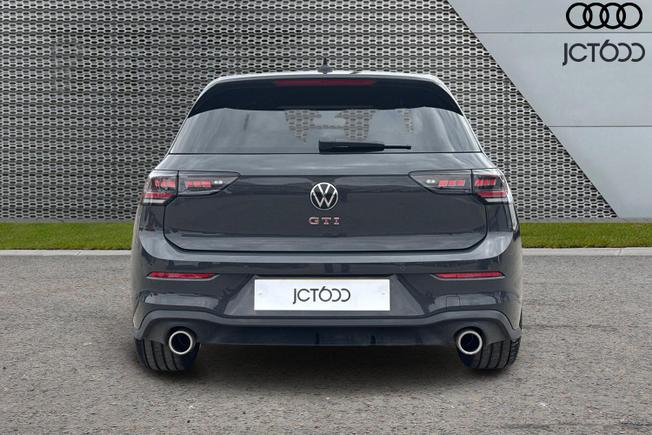 VOLKSWAGEN Golf Photo 7