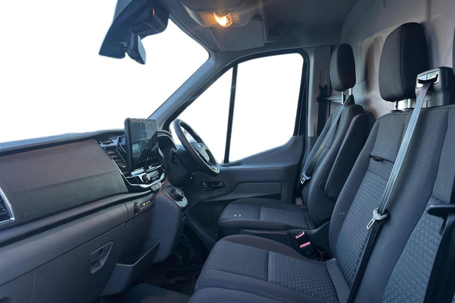 Used Ford E-TRANSIT 9