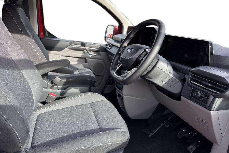 Ford Tourneo Custom Photo autoimg-2018fb5ea7a843b6b0142eee059b1315b64e00d6.jpg