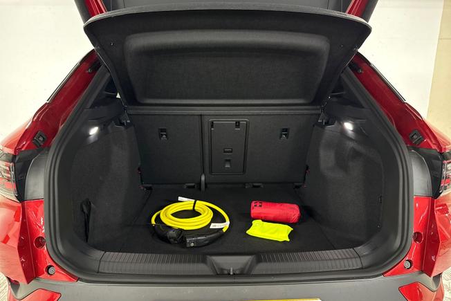 VOLKSWAGEN ID.4 Photo 12