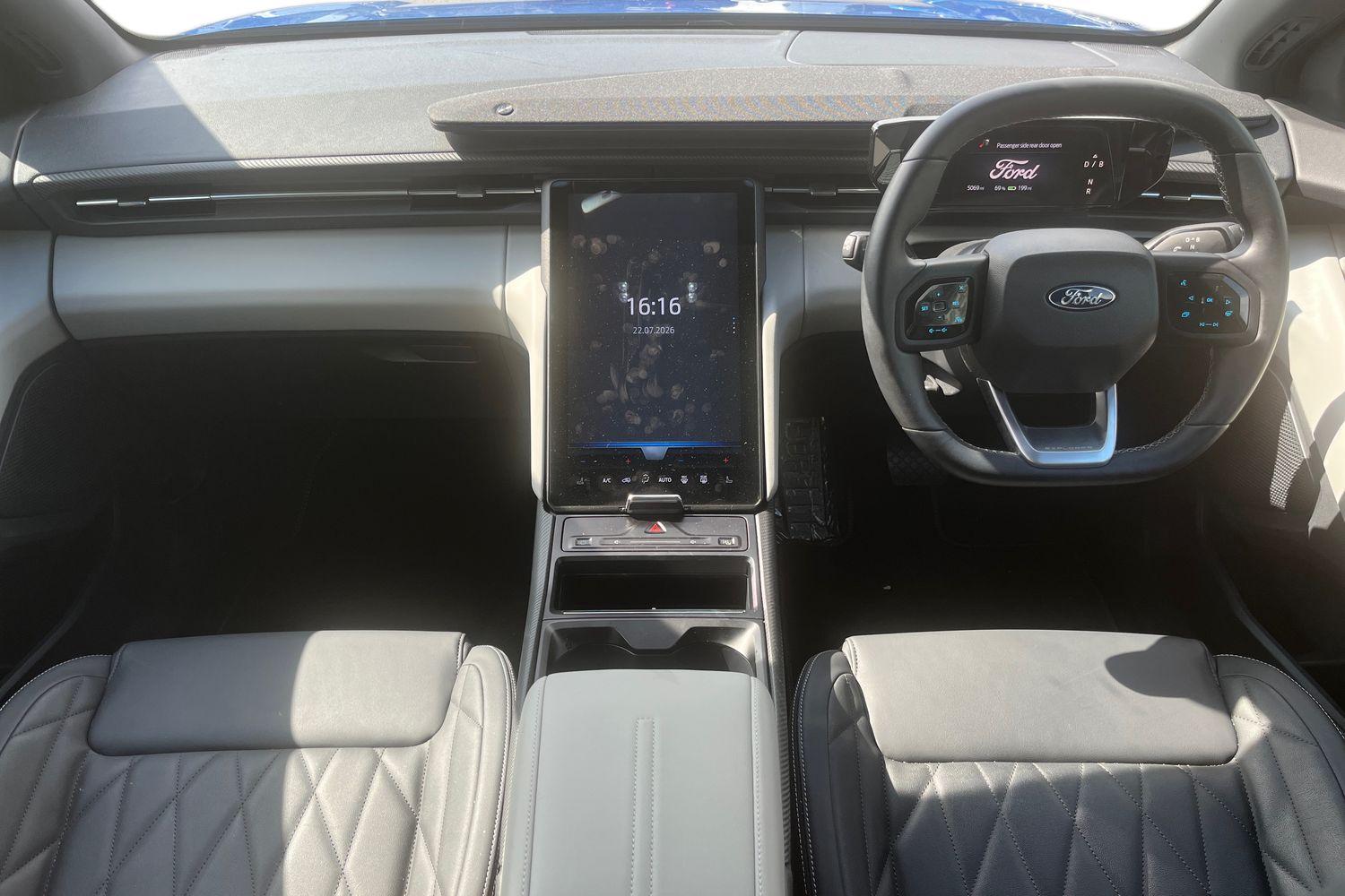 Ford Explorer Photo 9