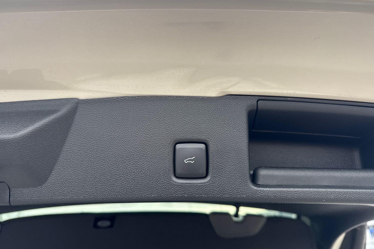 Ford KUGA Photo 21