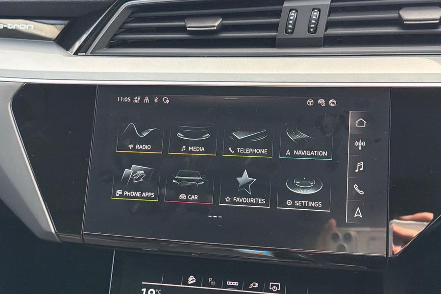 Audi E-TRON Photo autoimg-2025264053834f271ba7b1f4d302465b5e4c12c8.jpg