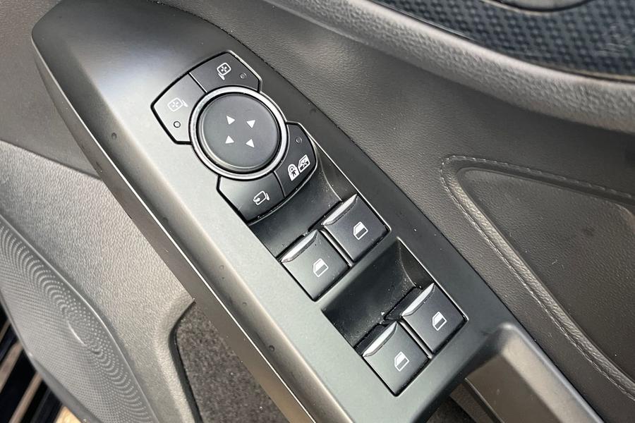 Ford FOCUS Photo autoimg-202ec0a2fbe49e90fb00cebe121b31026d4e55da.jpg