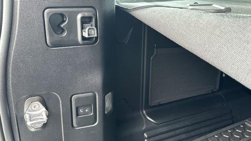 Land Rover Defender Photo autoimg-203104194a4cd4b8ef2af3b1aa6978dbb29a23c8.jpg