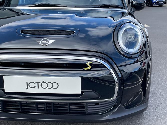 2022 MINI Hatch Midnight Black II - £31,995