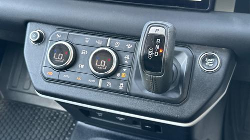 Land Rover Defender Photo autoimg-20349a5d8e8798c77a2dead938c4e32d596225ad.jpg