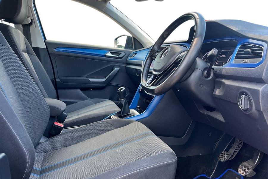 Volkswagen T-ROC Photo autoimg-20362c8136d2524908b9f3bc118816fa28720591.jpg