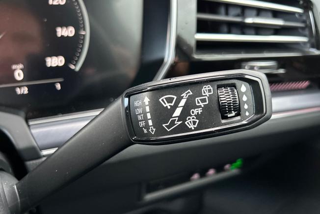 VOLKSWAGEN Touareg Photo 36