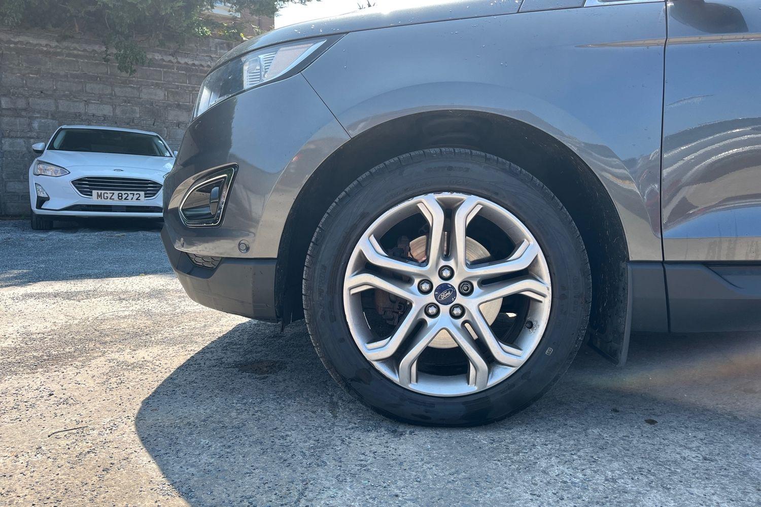 Ford EDGE Photo 7