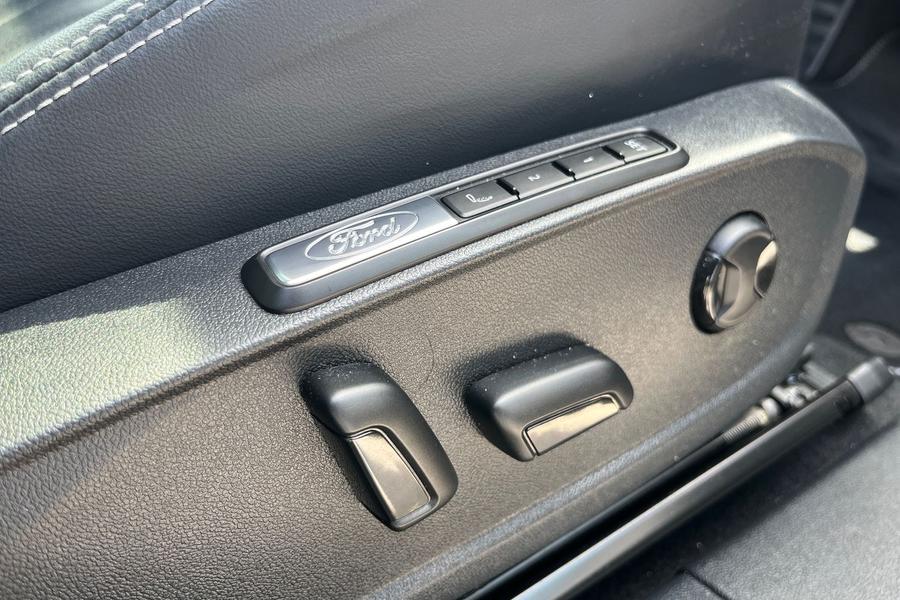 Ford Explorer Photo autoimg-203cfb81df18dfce546322033171ef65c1f2071e.jpg