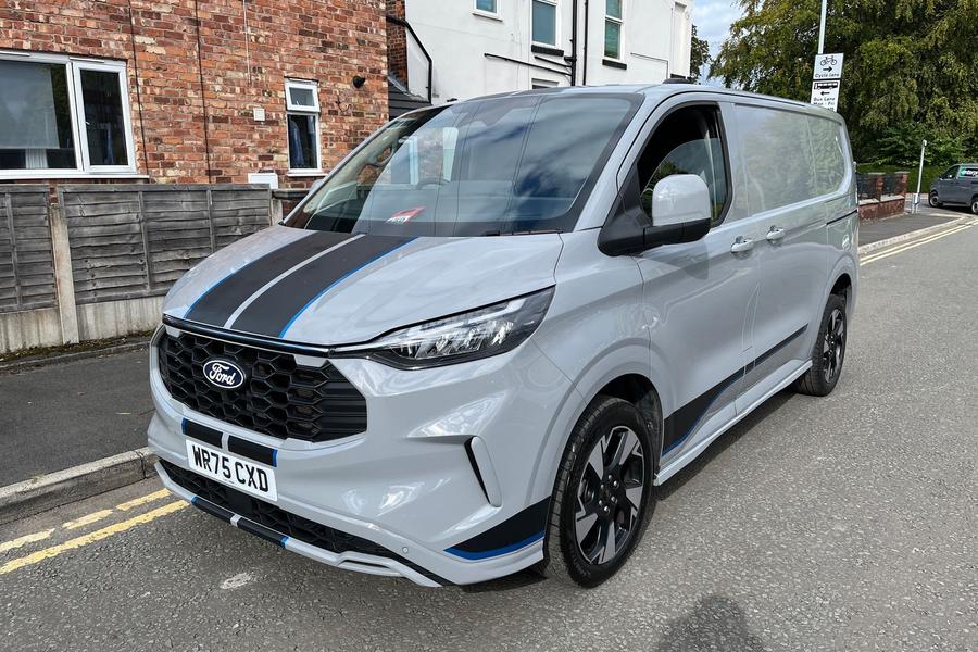 Ford TRANSIT CUSTOM Photo autoimg-203e9d0540292e7311b50d9271e2c93ec5ae1f16.jpg