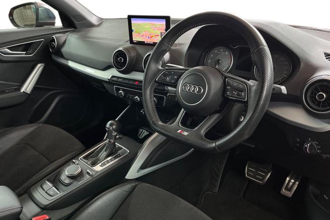 AUDI Sq2 Photo 6