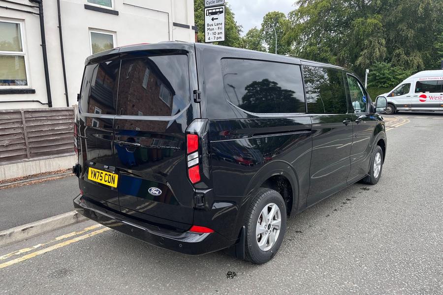 Ford TRANSIT CUSTOM Photo autoimg-204cfca6064d71cd92c23e16eaff5ab6fecf3750.jpg