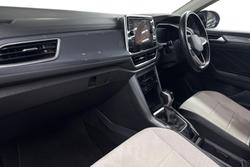 VOLKSWAGEN T-Roc Photo 2