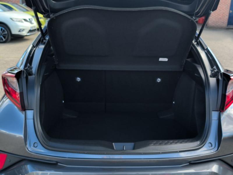 Used Toyota C-HR NV21USD 19
