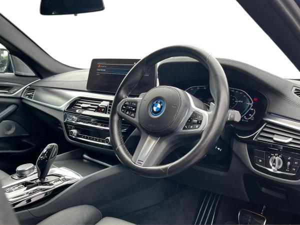 BMW 5 Series Photo autoimg-20546e25b367f1d9415fadafa92999ec64369044.jpg