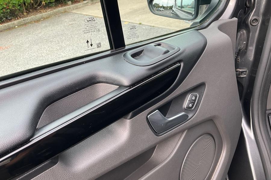 Ford Transit Custom Photo autoimg-205c63475b143e2f9470f2f877287f60f03a822a.jpg