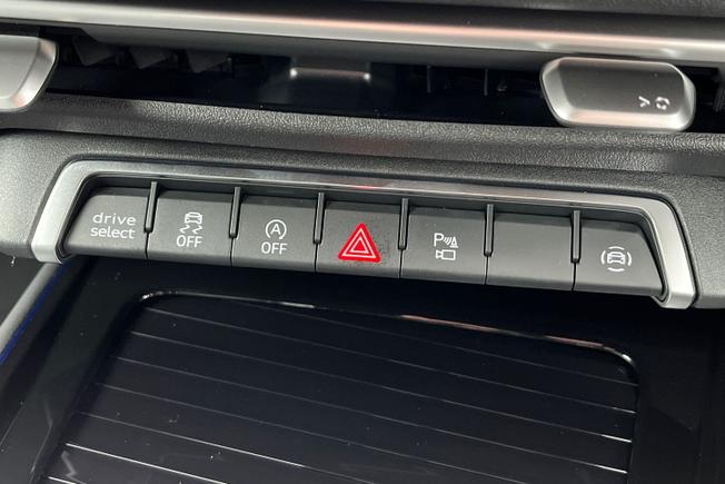 AUDI  Q3 Sportback Photo 32