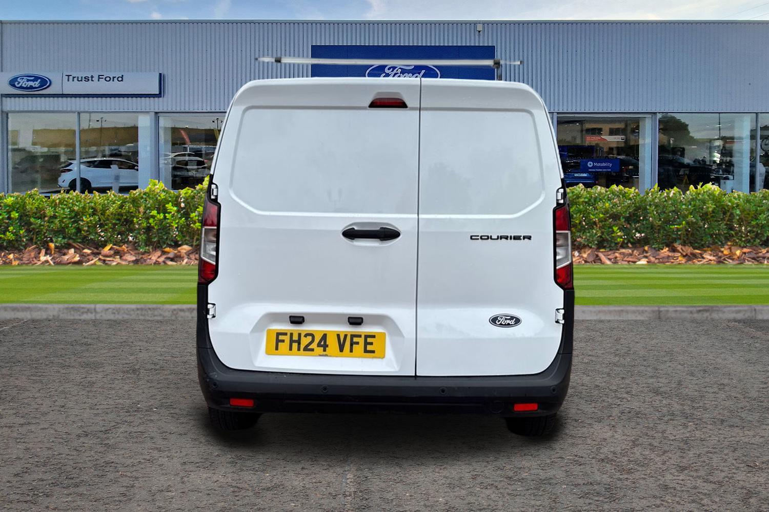 Ford TRANSIT COURIER Photo 12