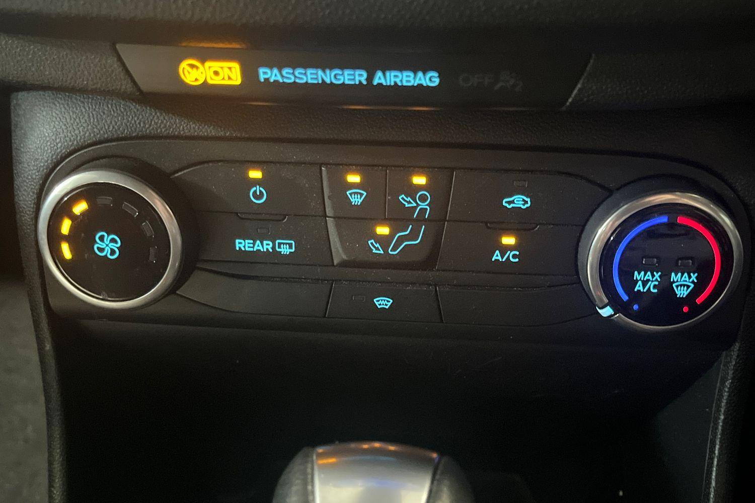 Ford FIESTA Photo 23