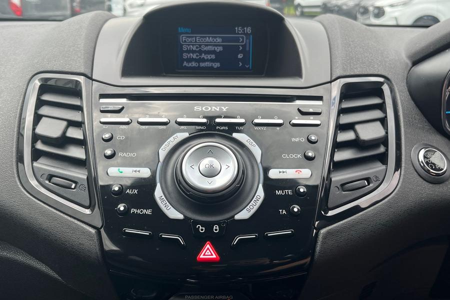 Ford FIESTA Photo autoimg-206800cc87b5b1ac369bb36c7e9f98adcec65eb9.jpg