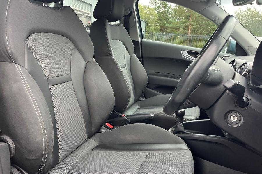 Audi A1 Photo autoimg-2069ecc4f4dc96ada2b515af2c762075dfbe1663.jpg