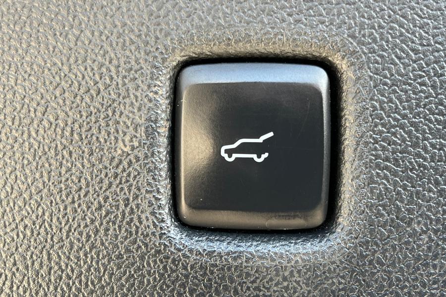 Ford Kuga Photo autoimg-206b2a66d24be52f9ae8ca2ceeb3318830a6dbfc.jpg