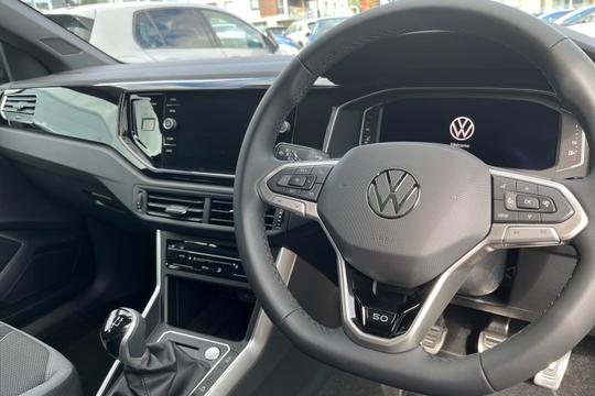 Volkswagen Polo Photo autoimg-2072147a8421a8b9e25200326893b77273d3cb4d.jpg