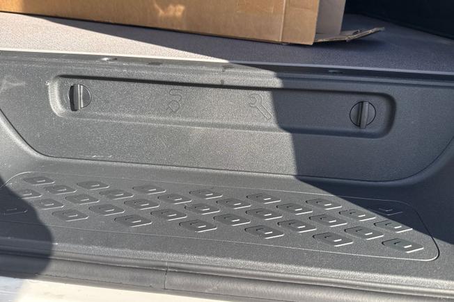 VOLKSWAGEN ID. BUZZ Cargo Photo 32