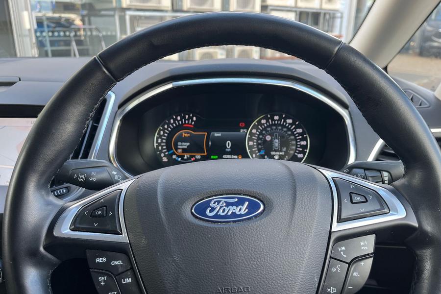 Ford GALAXY Photo autoimg-20790cf3cab908298b39e644e0201698d66d19aa.jpg