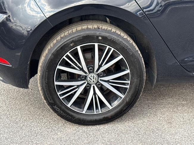 VOLKSWAGEN Golf Photo 22