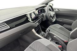 VOLKSWAGEN Polo Photo 2