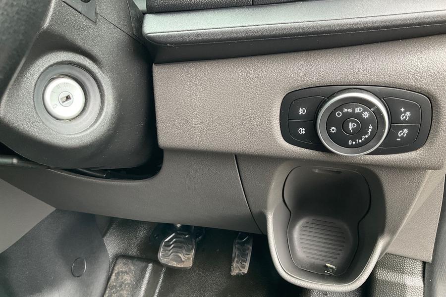 Ford Transit Custom Photo autoimg-20825e8fe6e43bdc102f2ee4d47fb01a685fdfcd.jpg