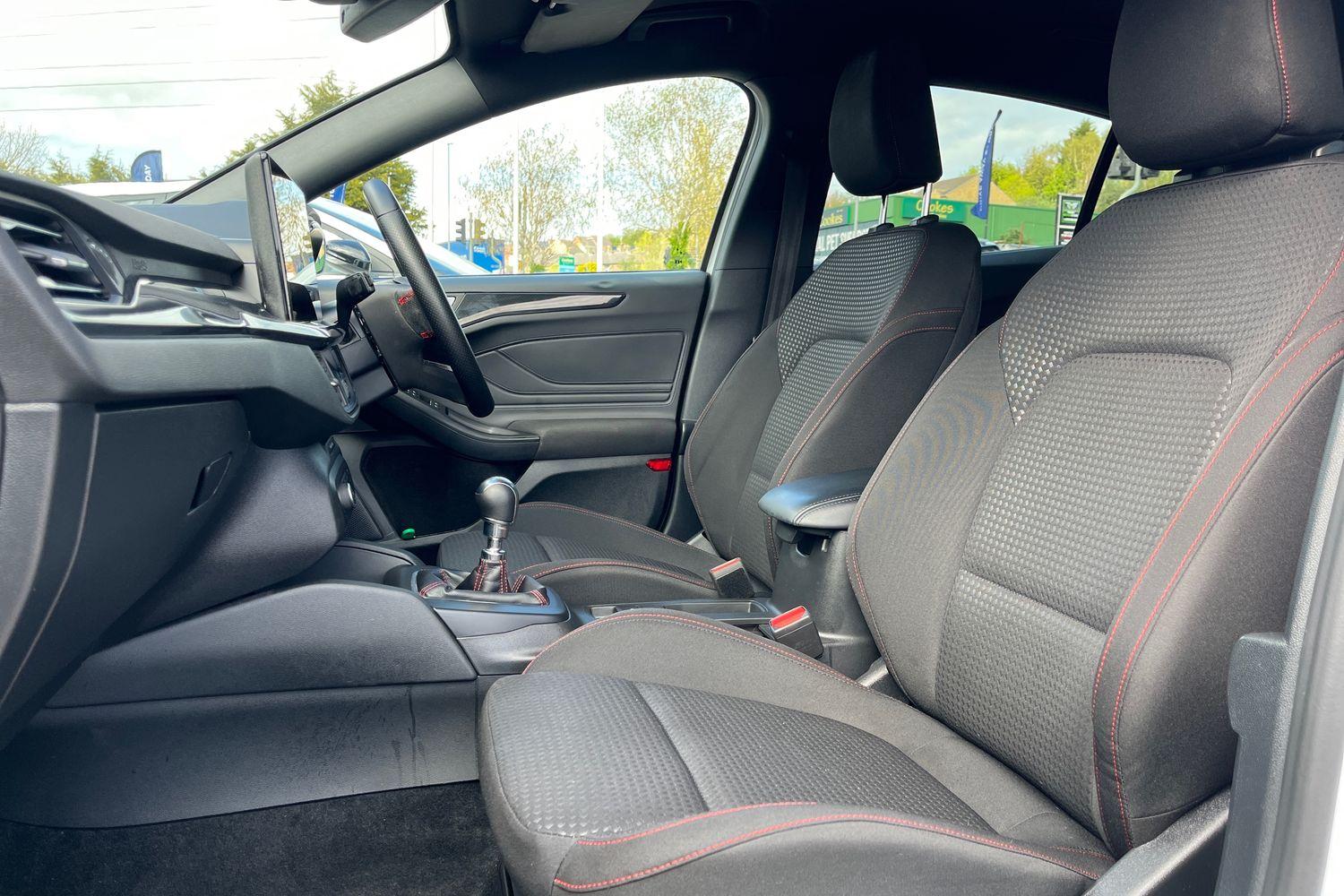 Ford Focus Photo 18