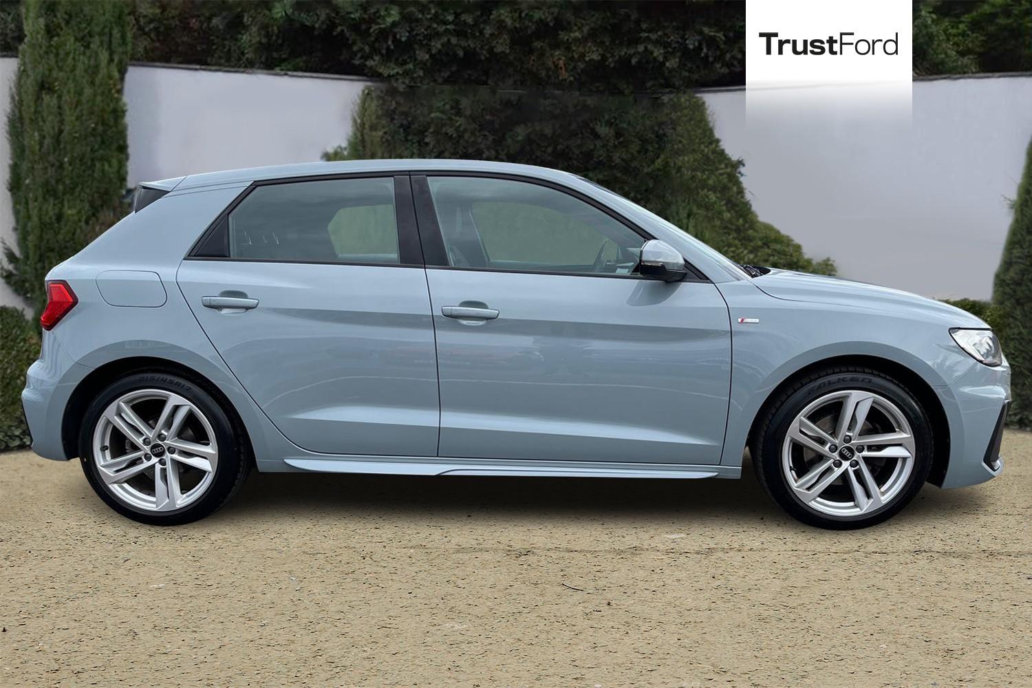 Audi A1 Photo 2