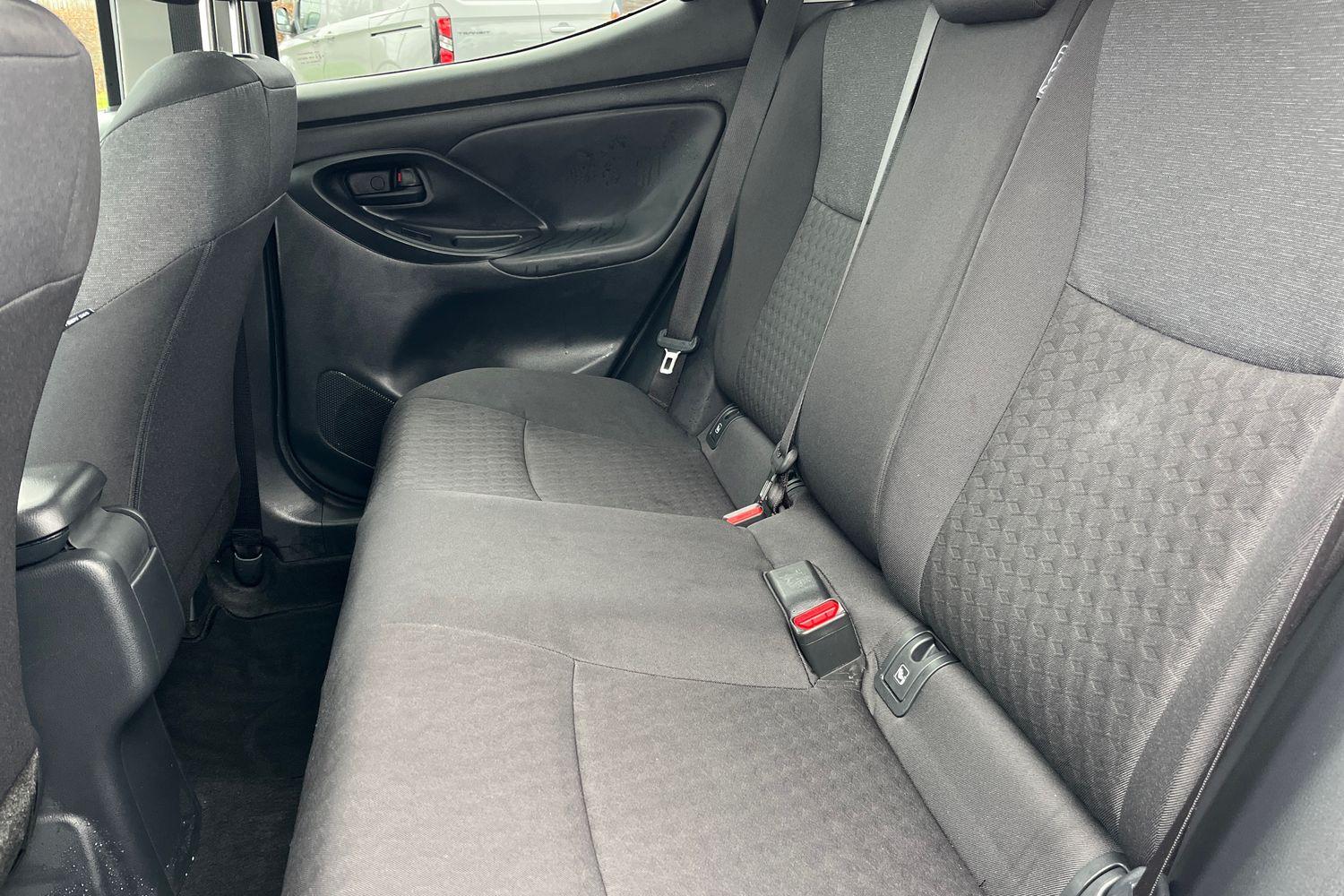 Toyota YARIS Photo 19