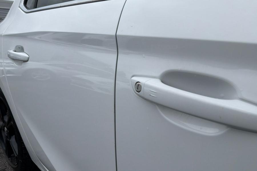 Vauxhall CORSA Photo autoimg-208912809a41d0ee82479f01ec2f4b4d4f9b24e3.jpg