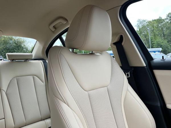 BMW 3 Series Photo autoimg-208a4759b43fdbeb1e380f4ed8b1cbdd14aa7d99.jpg