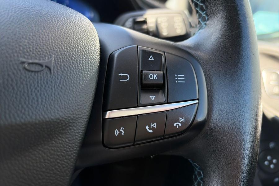 Ford FIESTA Photo autoimg-208b9332b13ce6a7d6308e3af3972c1a382bcf60.jpg