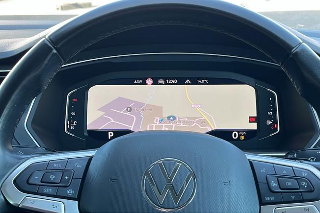 VOLKSWAGEN Tiguan Photo 30