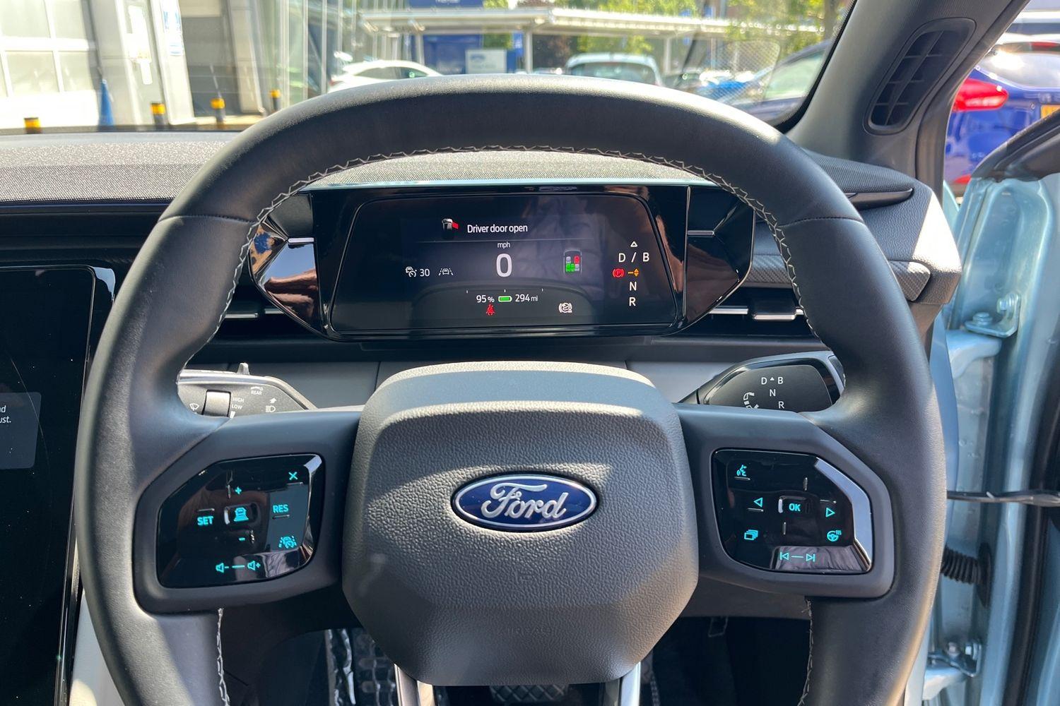 Ford Explorer Photo 11
