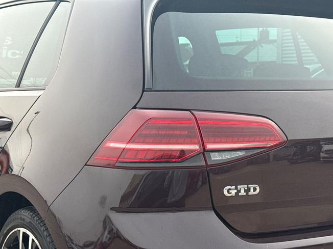 VOLKSWAGEN Golf Photo 18