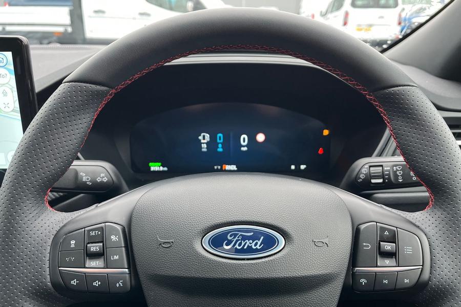 Ford Kuga Photo autoimg-20a1de9888125576ccce3ffc9f9158d3123c5c7e.jpg