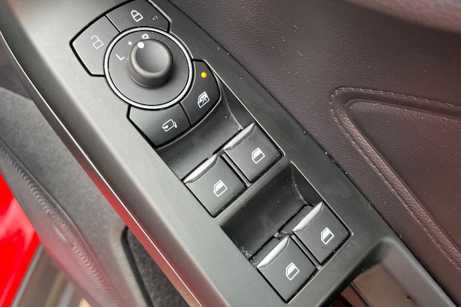 Ford FOCUS Photo autoimg-20ab362335ae23f76caee0e869254a509ad71def.jpg