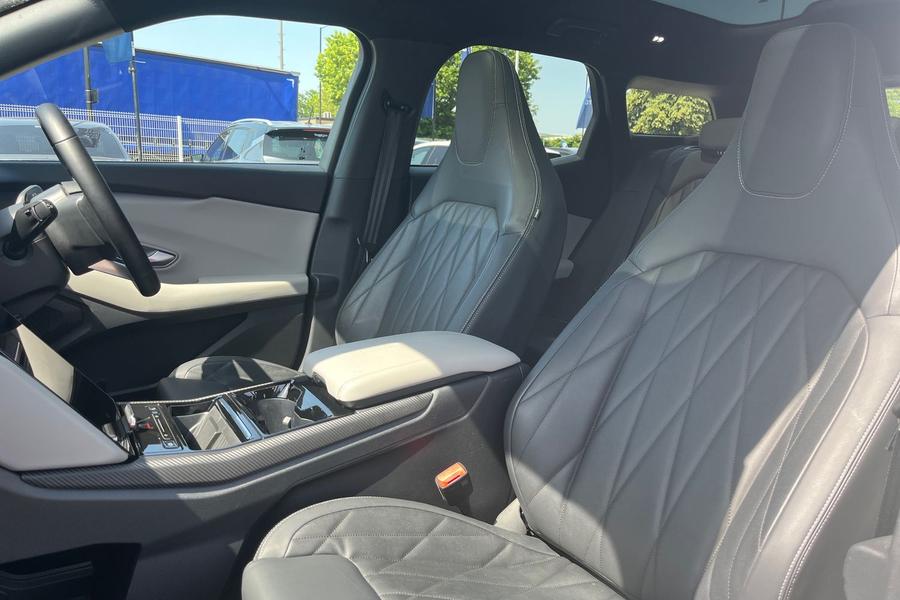 Ford Explorer Photo autoimg-20ad18e55470c081421513910385f3d29f6be687.jpg