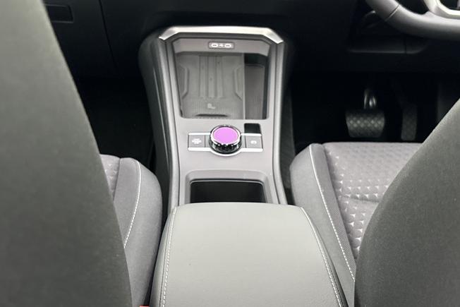 VOLKSWAGEN T-Roc Photo 31