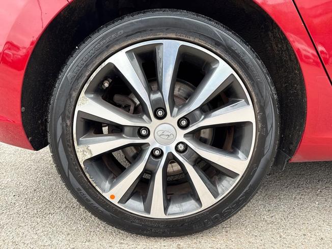 HYUNDAI I30 Photo 5