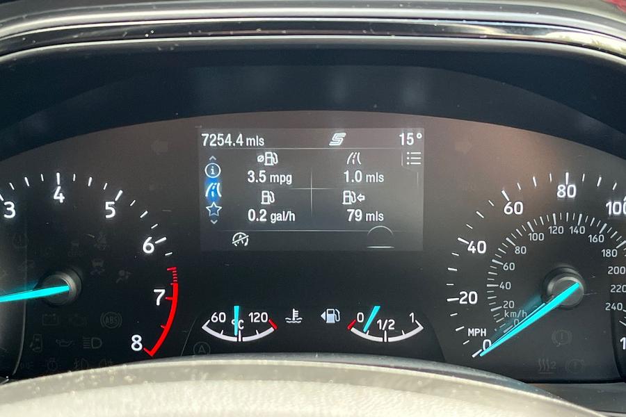 Ford FOCUS Photo autoimg-20b159e41ab54d16bcb72fdcd3e444d0fe8e758f.jpg