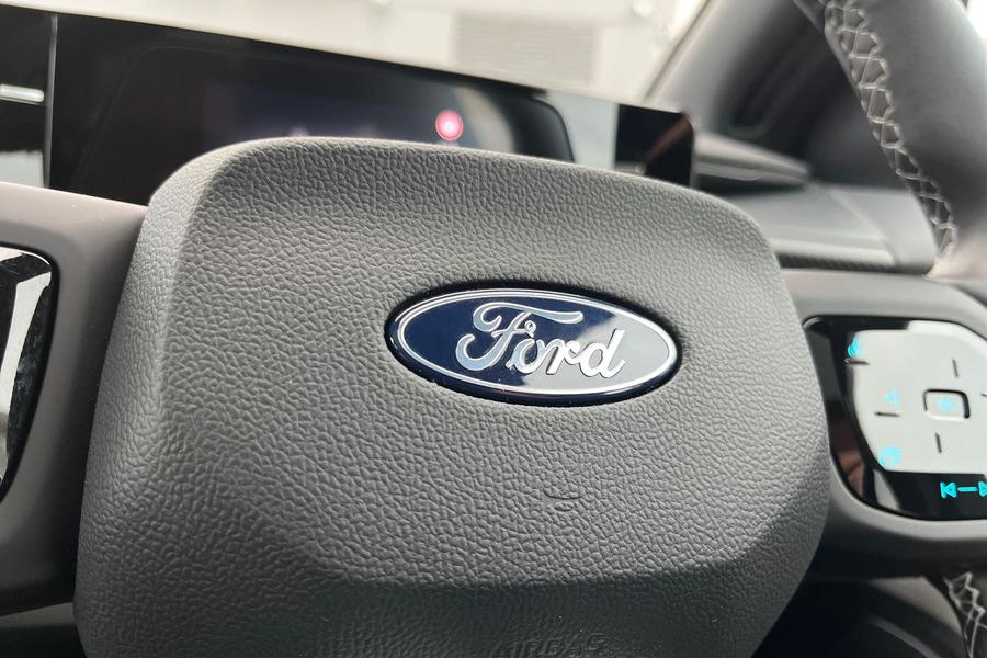 Ford Explorer Photo autoimg-20b5f19f6a0def85e0a4ade0ec51e9aea993158d.jpg